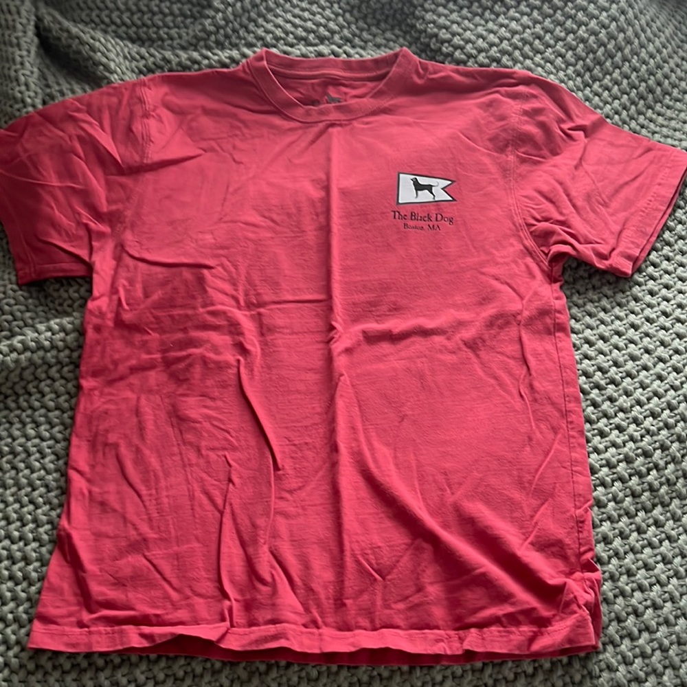 The Black Dog.. pink T-shirt.